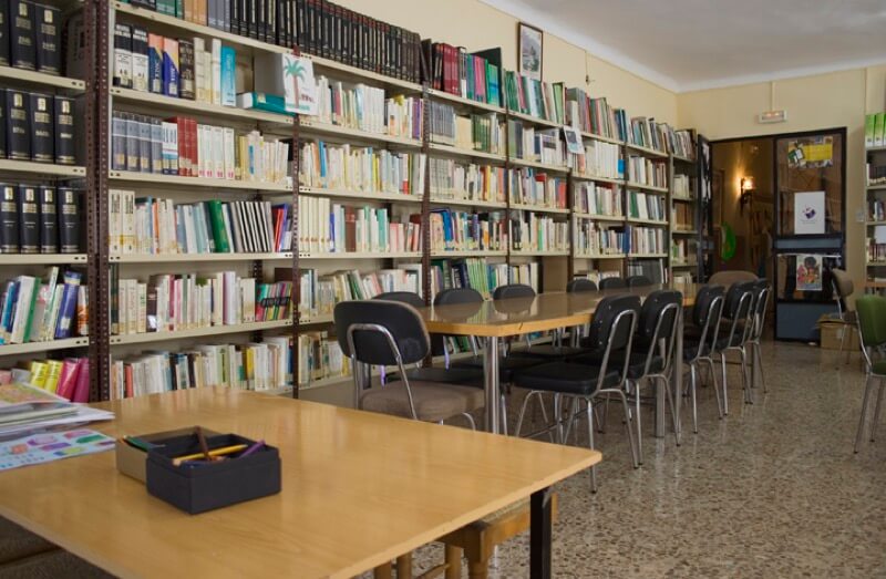 biblioteca zuheros